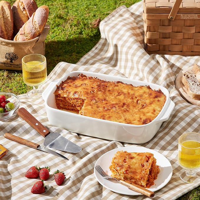Large Ceramic Casserole Dish with Lid, 4.0 Quart Covered Rectangular Stoneware Baking Dishes for Oven, Deep 9x13 Inch Lasagna Pans for Baking and Serving, Perfect for Christmas, White