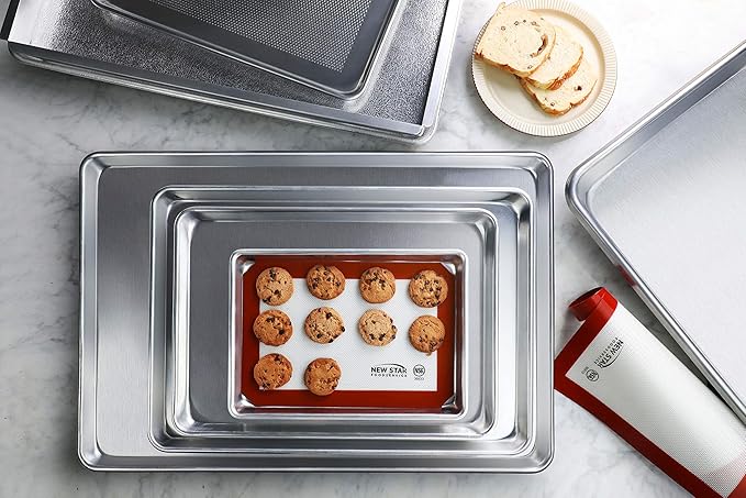 New Star Foodservice 36657 Commercial Grade Silicone Baking Mat Non Stick Pan Liner, 14 x 20 inch (Two-Thirds Size)