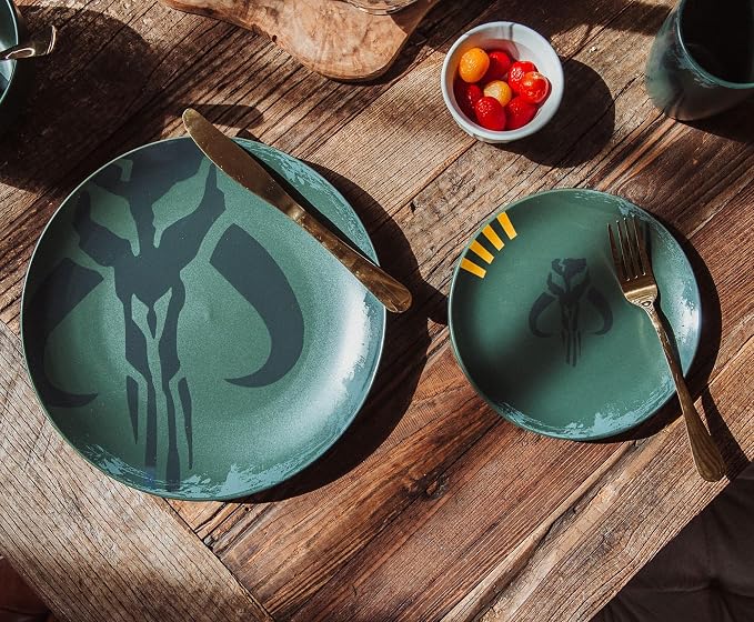 Star Wars Boba Fett Mandalorian Dinnerware Dining Set | Official Star Wars Collectible Stoneware Display | Includes Plates, Bowl, And Mug | 4-Piece Set